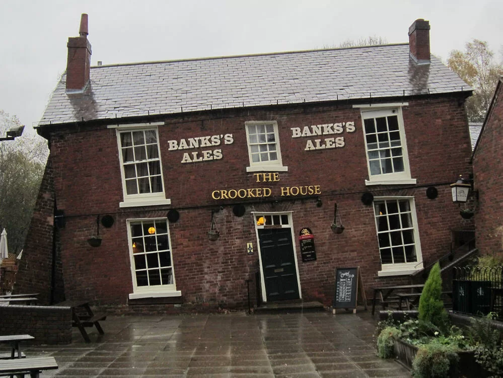 the%20crooked%20house