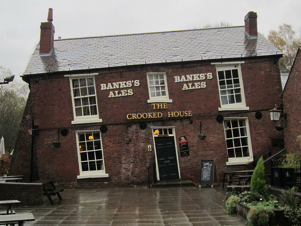 the%20crooked%20house